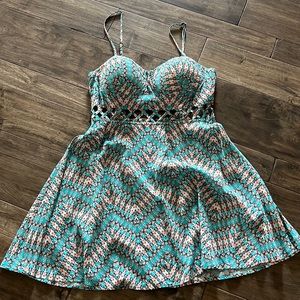 Summer Dress size L with cut outs